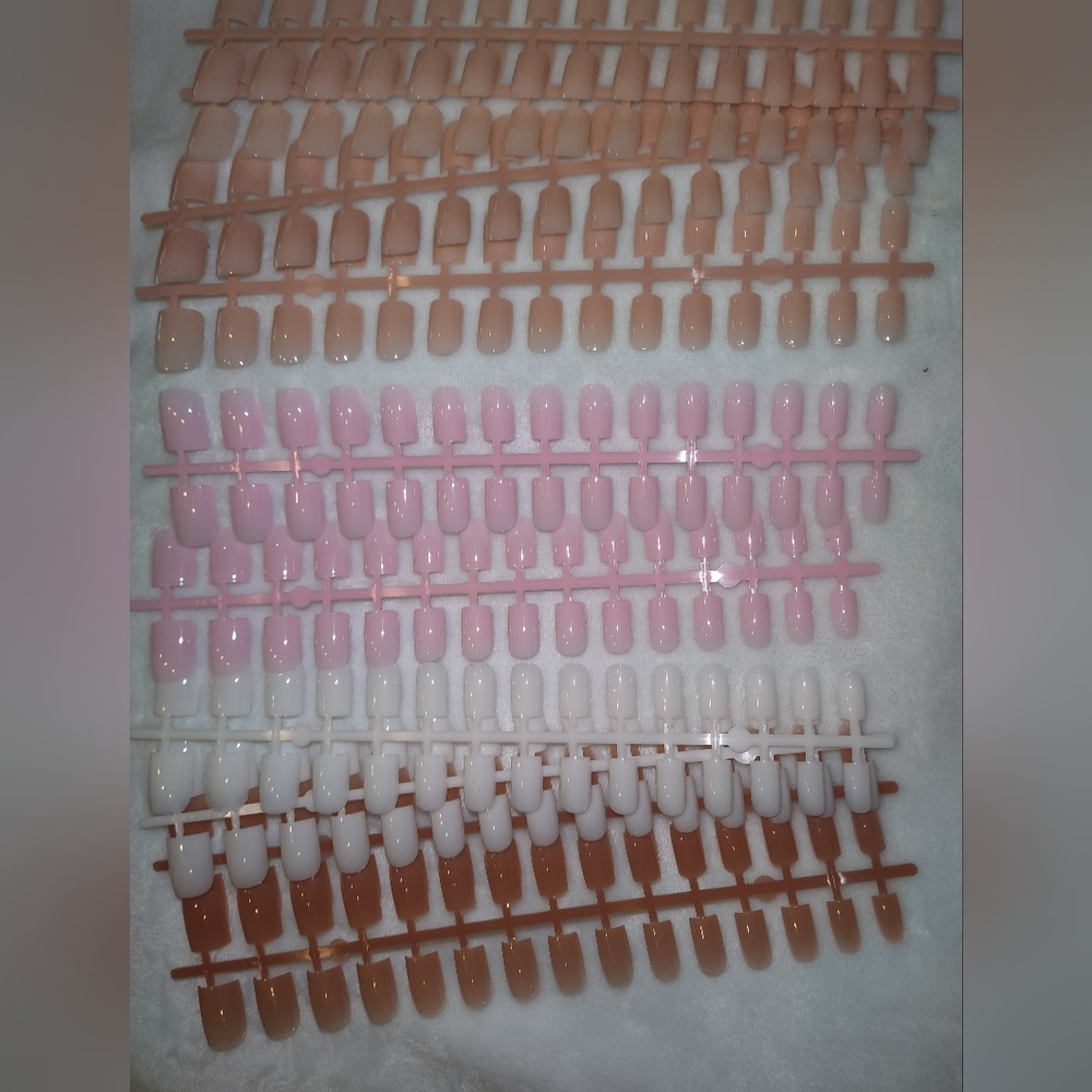 New 10 Sets Press On Nails Strips 300pcs Short Square Pink White Nude Lt Brown - Picture 2 of 2